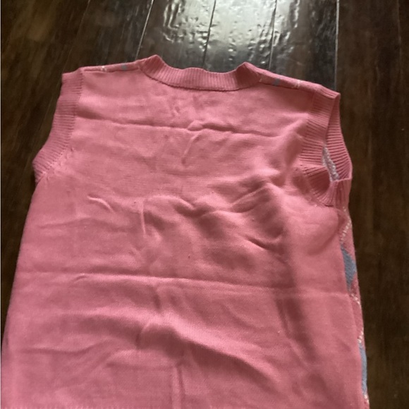 Woman’s Sweater Plaid Sleeveless V Neck Sweater Vest. - Picture 4 of 4
